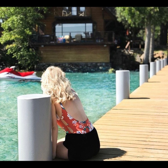 Aerie one piece - Picture 2 of 4